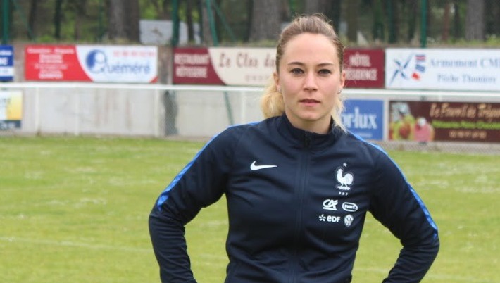 Charlotte forfait en équipe de France concarneau football